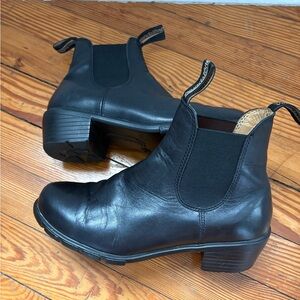 Blundstone Women’s Series #1671 Black Leather Ankle Boots